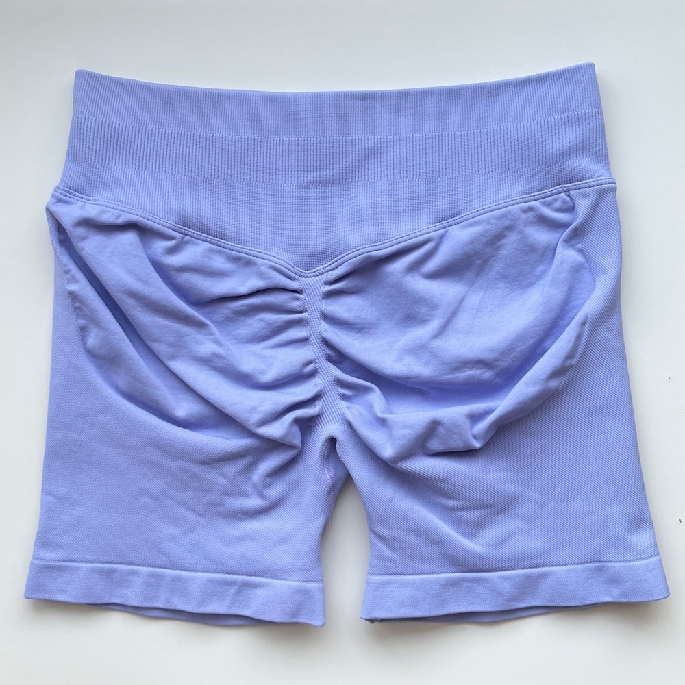 Lavender Purple Compression Workout Biker Bike Shorts in Women's Medium